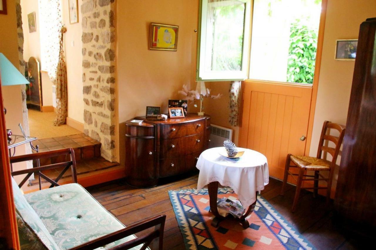 Chez Claire Bed & Breakfast Chamborand Екстериор снимка